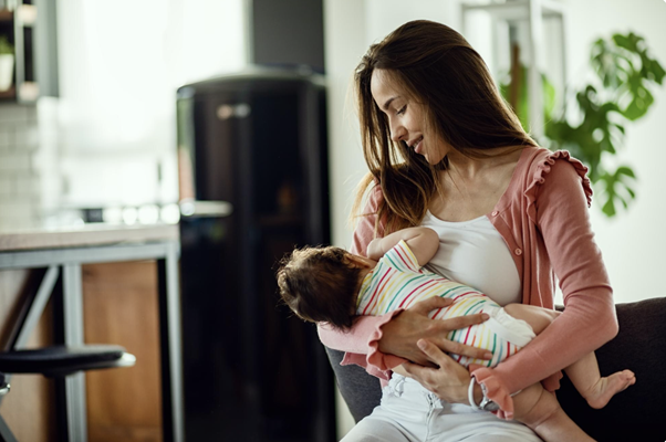 breast milk benefits, formula feeding options, breastfeeding vs formula, best baby formula, breastfeeding advantages, formula feeding guide, lactation tips, newborn feeding choices, breastfeeding vs formula debate, baby nutrition options